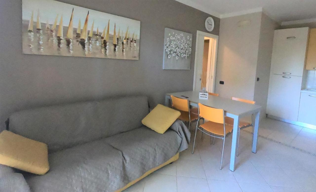 Aparthotel Michelangelo Rta à Cinquale Extérieur photo